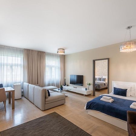 New Luxury Apt With Ac&Parking In The Center Of Prague Apartamento Exterior foto