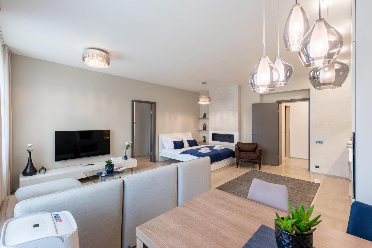 New Luxury Apt With Ac&Parking In The Center Of Prague Apartamento Exterior foto