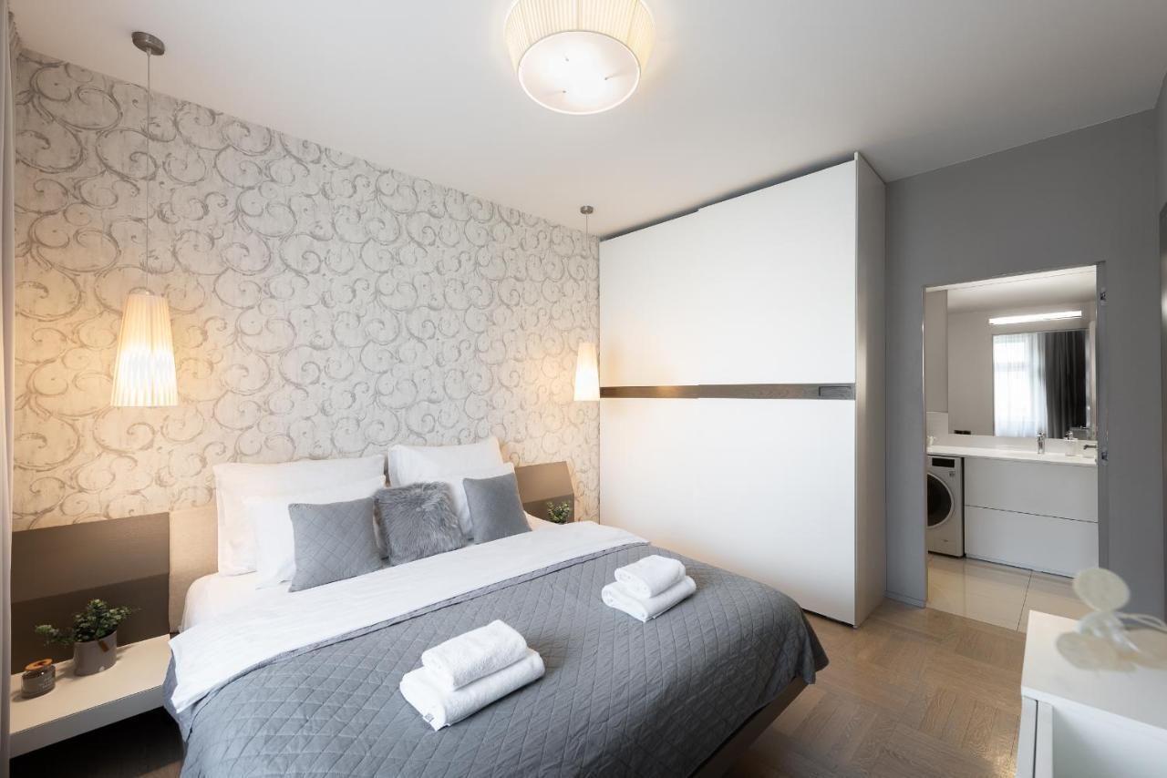 New Luxury Apt With Ac&Parking In The Center Of Prague Apartamento Exterior foto