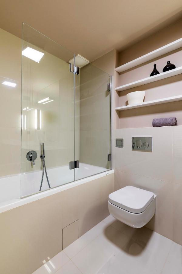 New Luxury Apt With Ac&Parking In The Center Of Prague Apartamento Exterior foto