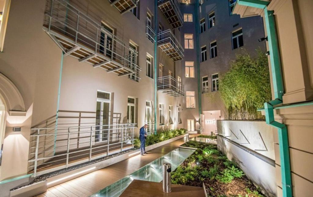 New Luxury Apt With Ac&Parking In The Center Of Prague Apartamento Exterior foto